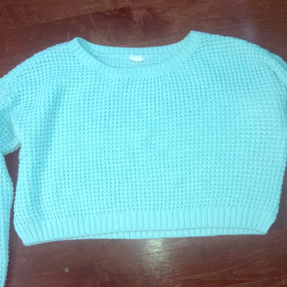Blue long sleeve crop top